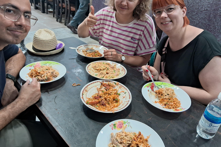 Colombo: Food tour by Tuk Tuk Evening Private Tour Colombo Food Tour by Tuk Tuk Evening Private Tour