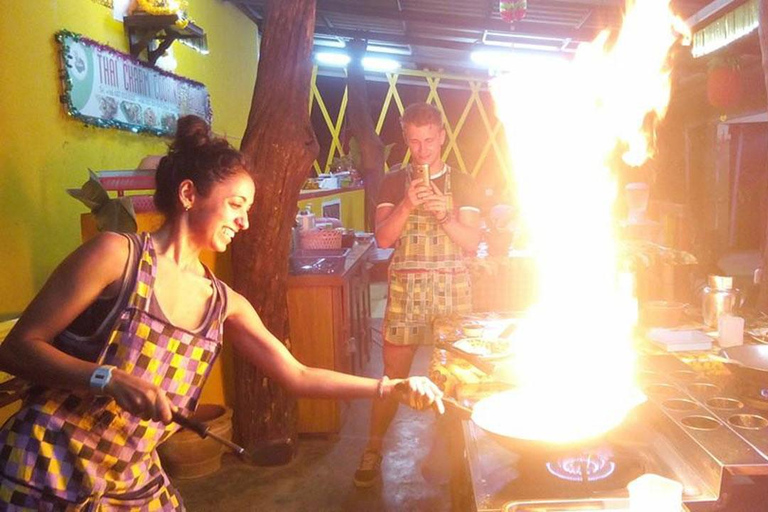 Krabi : Cours de cuisine à l'école de cuisine Thai Charm avec repas