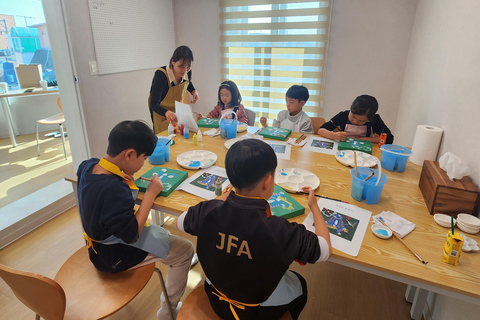 Seoul: Minhwa Painting Workshop in Itaewon