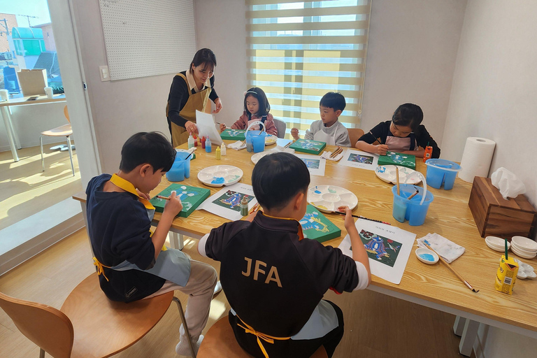 Seoul: Minhwa Painting Workshop in Itaewon