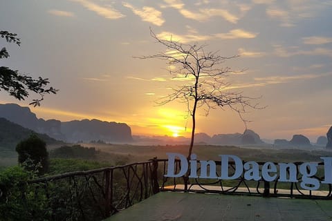 Krabi: Sunrise or Sunset Din Daeng Doi with Kayak Experience