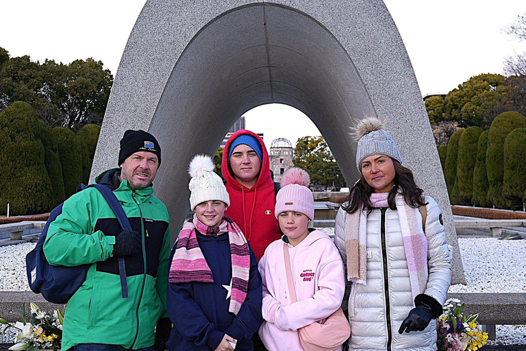 من أوساكا: رحلة يومية خاصة إلى هيروشيما بالقطار السريع