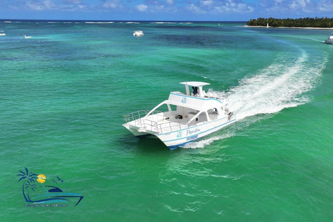 Private Catamaran with Open Bar and Dominican Meal