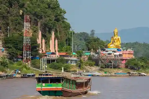 Chiang Rai 3 Temples & Golden Triangle & Boat Riding