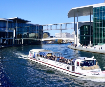 Berlín: Excursión en barco con guía
