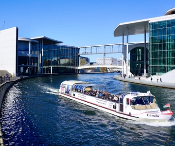 Berlin: 1-stündige Bootstour mit zweisprachigem Guide (Deutsch/Englisch)