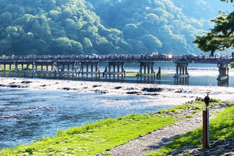 Kyoto: Arashiyama UNESCO Walking Tour with Admission
