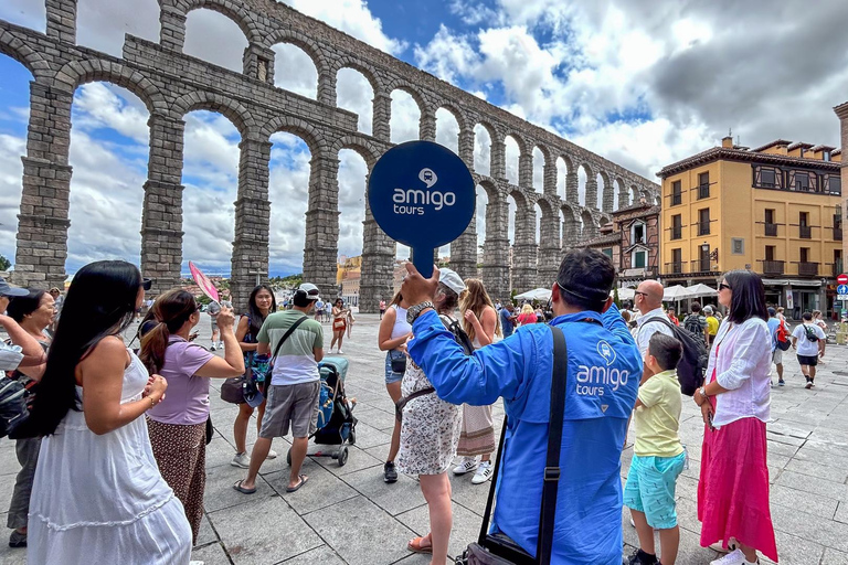 Madrid: Dia inteiro em Segóvia e Ávila com ingressos para o Alcázar e a MuralhaSegóvia e Ávila com ingressos