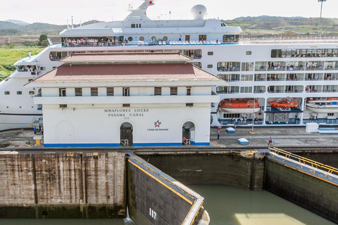 Private Miraflores canal locks and Casco Viejo walking Tour