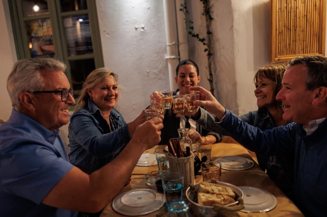 Naxos: Greek Meze & Wine Evening Experience with Host