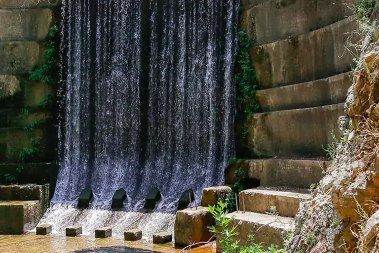 From Rhodes: Bus Tour to Lindos and the Seven Springs