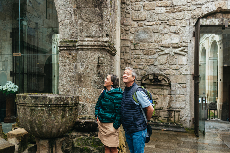 Desde Oporto: tour de día a Braga y Guimarães con almuerzoRecogida y regreso al hotel incluidos.