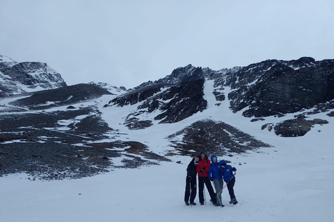 Ushuaia: Martial viewpoints hiking tour