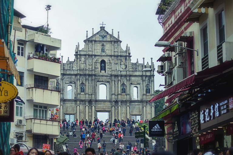 澳门：私人历史漫步和米其林当地美食之旅深圳：未来自动驾驶出租车、巴士和无人机送货