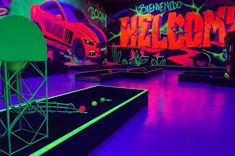 Costa Teguise: Indoor 15 Hole UV Neon Mini Golf Experience