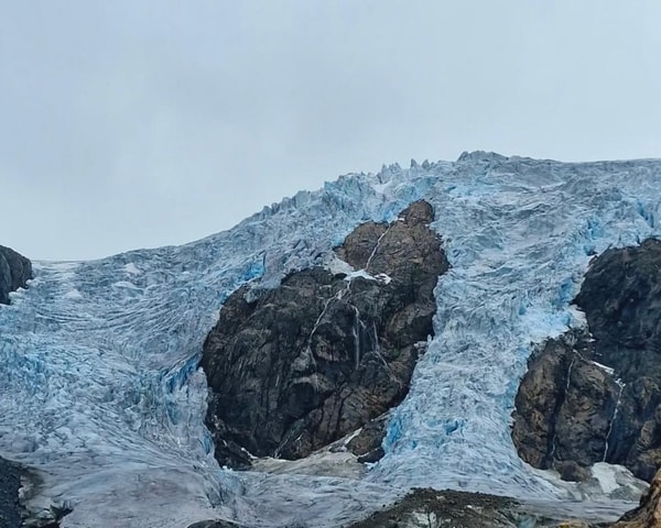 From Bergen: Buarbreen Glacier – Bondhusvatnet Lake – Hardangerfjord – Waterfalls.