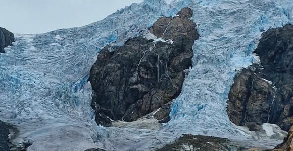 From Bergen: Buarbreen Glacier – Bondhusvatnet Lake – Hardangerfjord – Waterfalls.