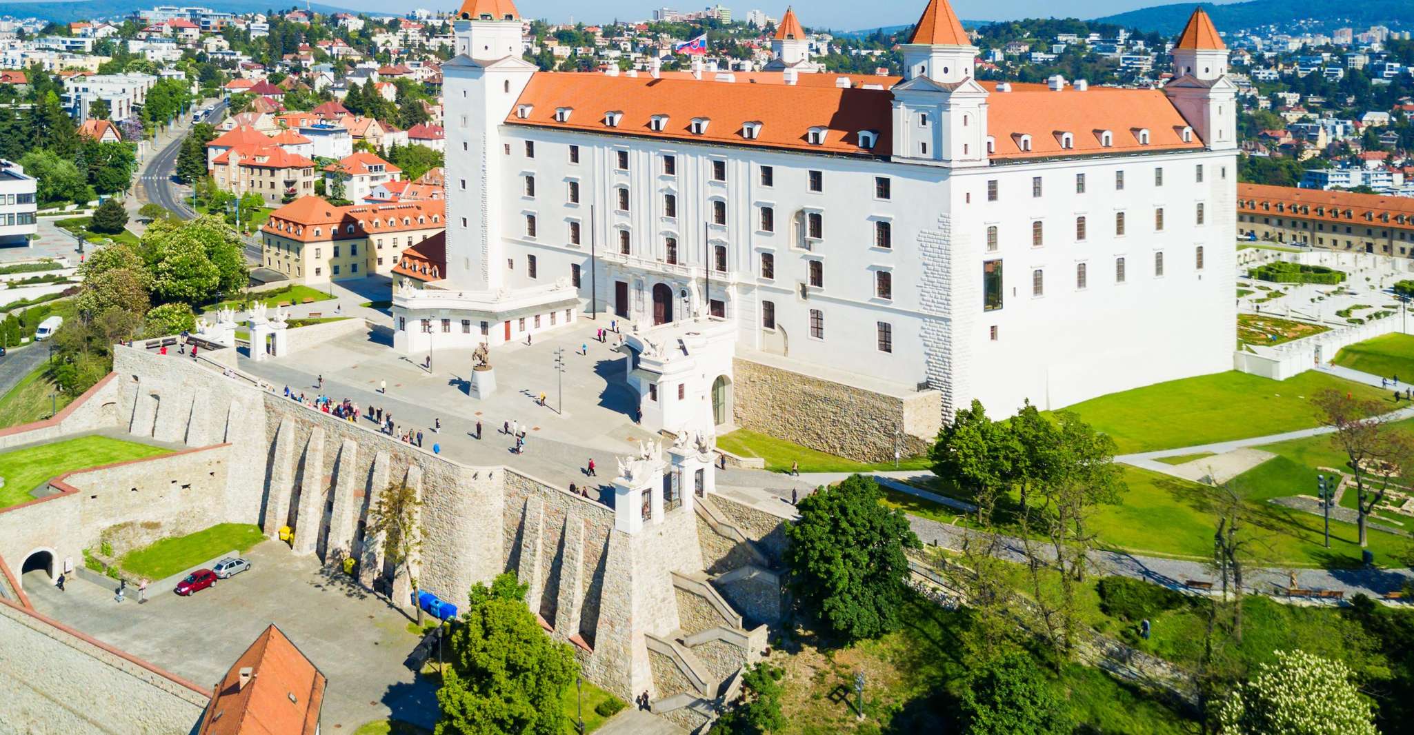 Private day trip: Budapest > Bratislava & Vienna, in English