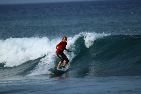 Playa de Las Américas: Clase de surf en grupo con equipo