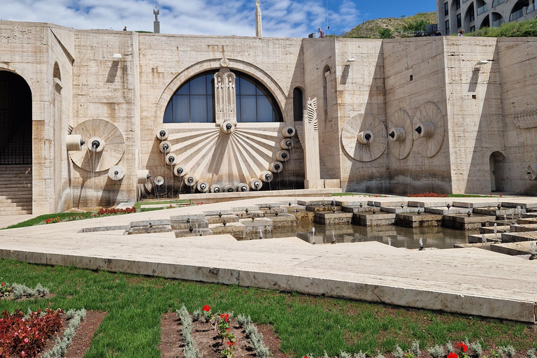 Yerevan: Walking Tour with a Local Guide