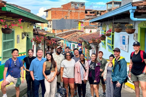 Medellín: Wycieczka w małej grupie po Guatapé i rejs luksusową łodzią