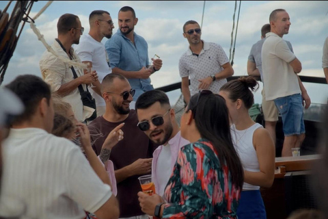 Varna: Sea Disco Cruise with Karaoke & Dance Battle