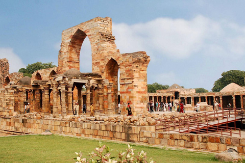 New Delhi: Qutub Minar Entry Ticket Entry Ticket + Tour Guide + Transfer!