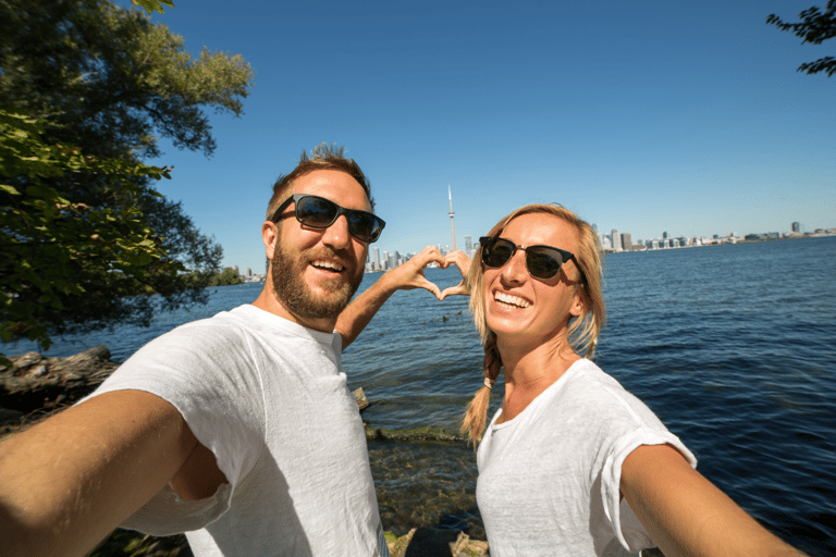Toronto: Private City Tour with CN Tower & Cruise