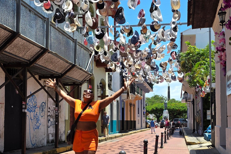 Escale à Panama : visite citadine et écluses de Pedro MiguelDepuis le terminal 2 de l&#039;aéroport de Tocumen