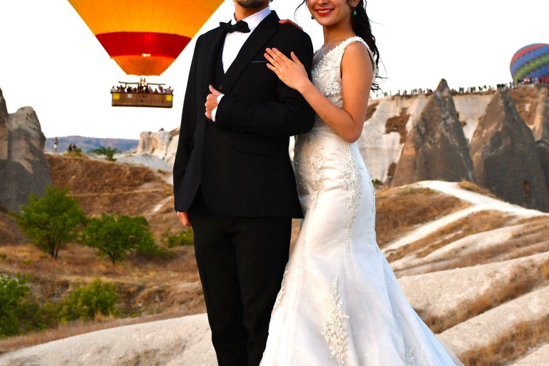 Cappadocia: Private Photoshooting with Flying Dress Carpet Shooting