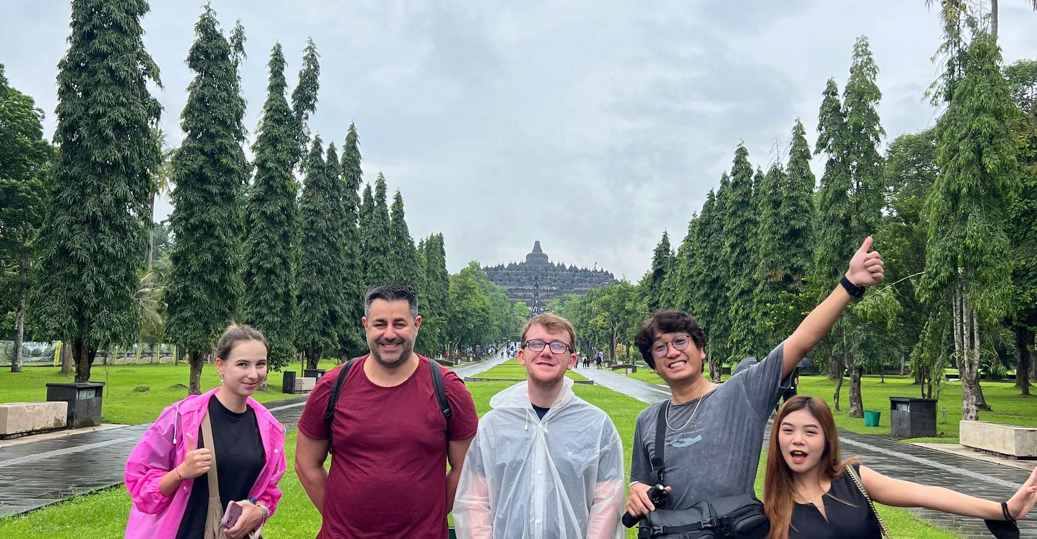 Yogyakarta: Borobudur Sunrise Climb & Prambanan with Ticket photo 7