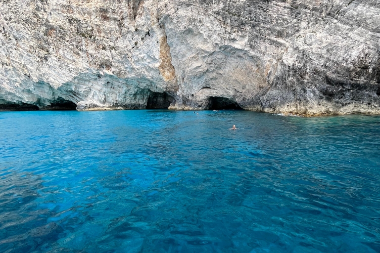 Zante: Tour en barco con fondo de cristal a naufragio y cuevas azulesTour de medio día a Naufragio, Cuevas Playa Blanca y Xigia