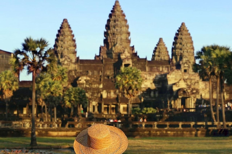 Siem Reap: Private Temple Tour full day by car or Minivan Private Car (3 Passenger seat Toyota Priuse, Lexus, Camary )