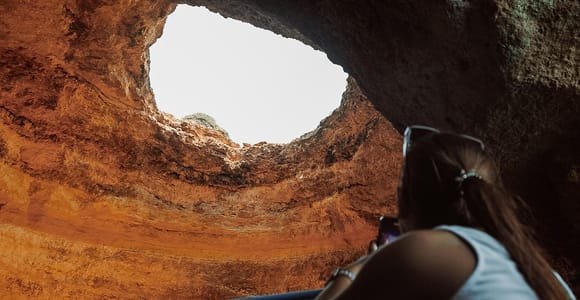 Albufeira: 2.5-Hour Dolphin Watching and Caves Trip