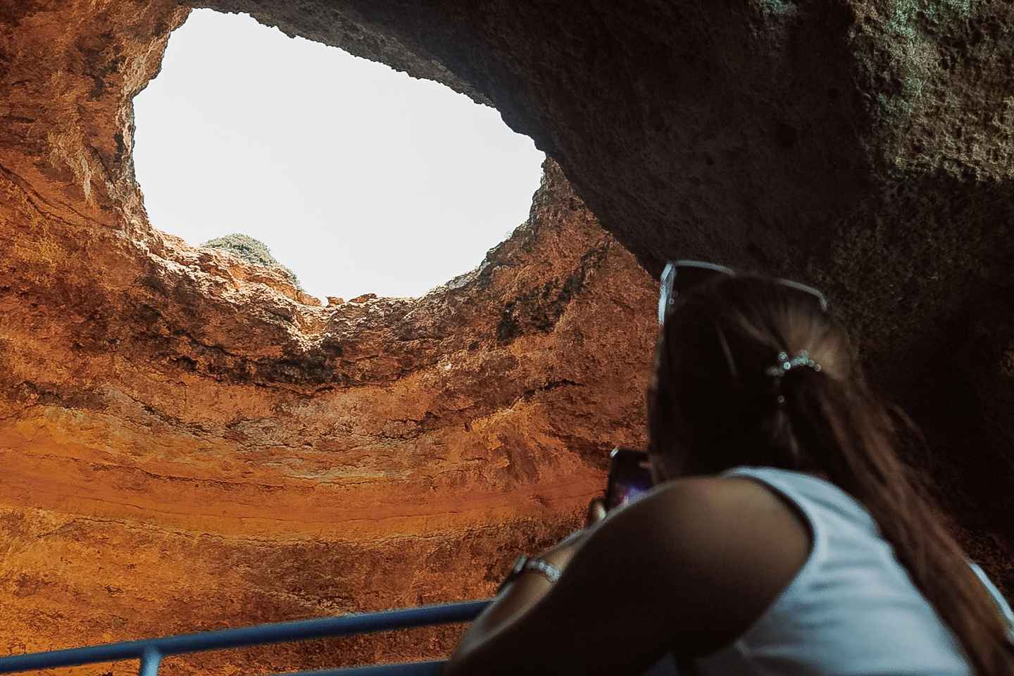 Albufeira: 2.5-Hour Dolphin Watching and Caves Trip