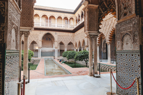 Seville: VIP Early Bird Guided Tour of The Alcazar Seville: Royal Alcazar Exclusive Early Access Guided Tour