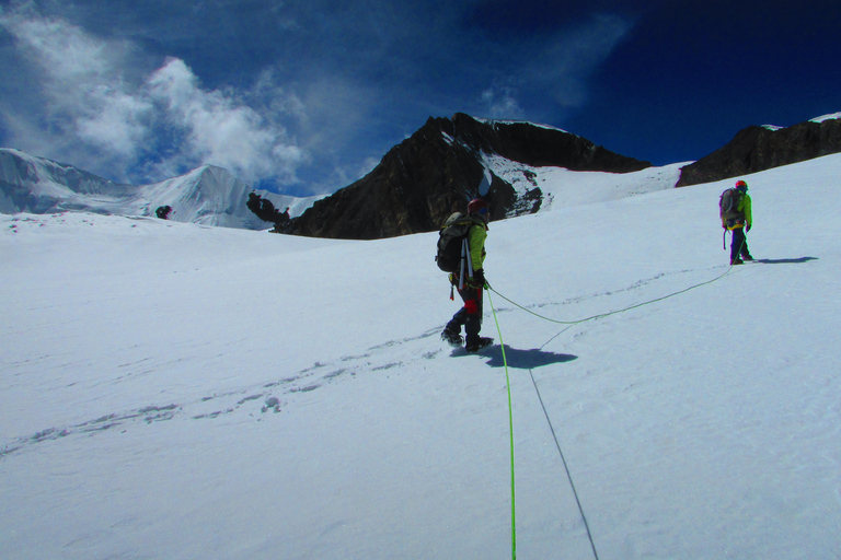 Von Lukla aus: Lobuche East Peak (6.119m) Besteigung