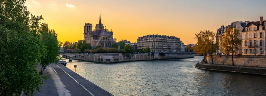 Croisière sur la Seine avec l'audioguide numérique gratuit de Notre-Dame