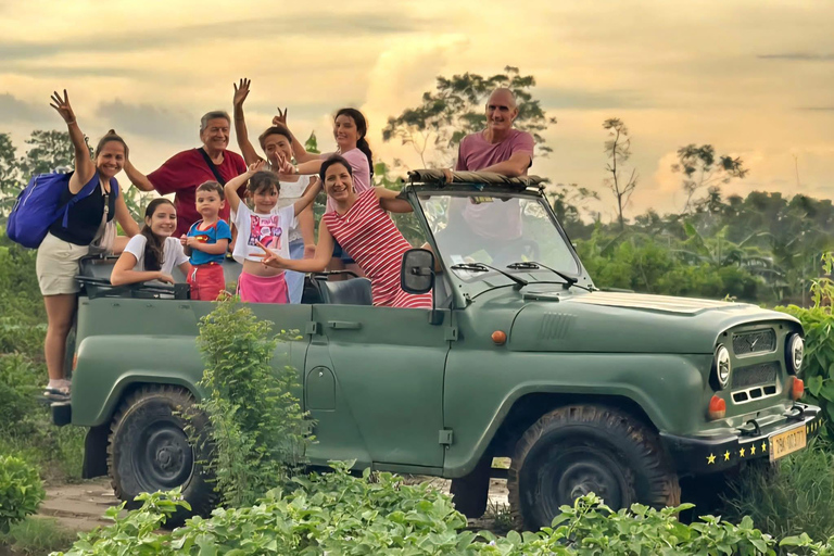 Hanoi: City Highlights Guided Tour by Vintage Jeep Private Jeep Tour >= 4pax