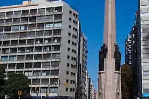 Tour privado en Montevideo con un local - Urban Heart Tours