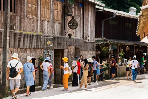 Chiang Mai: Mae Kampong, Waterfall & Hot Springs Private