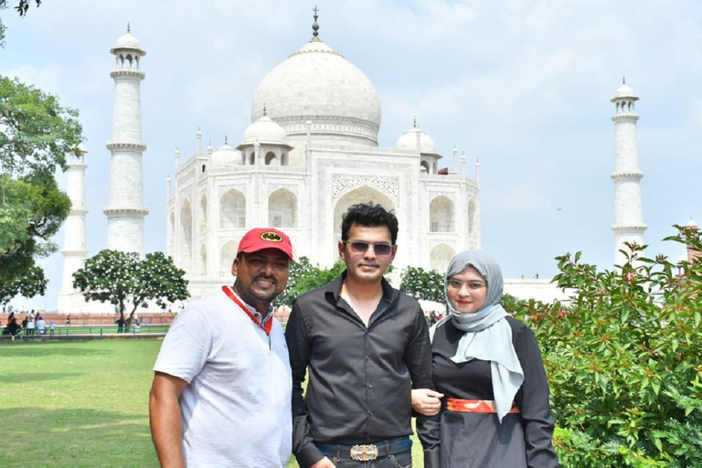 Delhi: beste gids met bezienswaardigheden in Delhi en Taj MahalTour met comfortabele A / C-auto en lokale gids Delhi en Agra