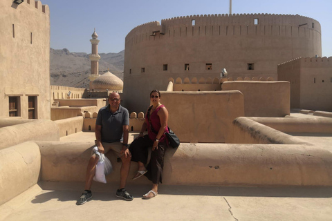 From Muscat: 2-Day Private Jebel Sham Tour with Hotel & Meal