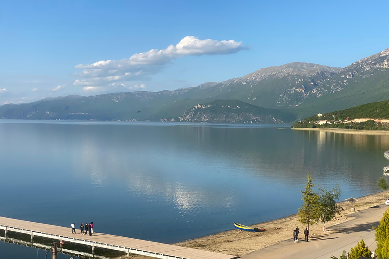 Desde Tirana/Durres: Korca, Voskopoja, Pogradec,Lin Excursión de un día