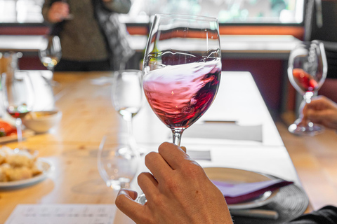 Barcelona: Montserrat, Winery Tour & Lunch with Wine Tasting
