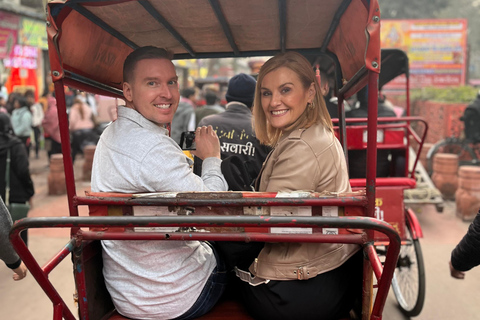 Templos, bazares y degustación en el casco antiguo de Delhi con guíaTemplos, bazares y comida en el casco antiguo de Delhi con una guía