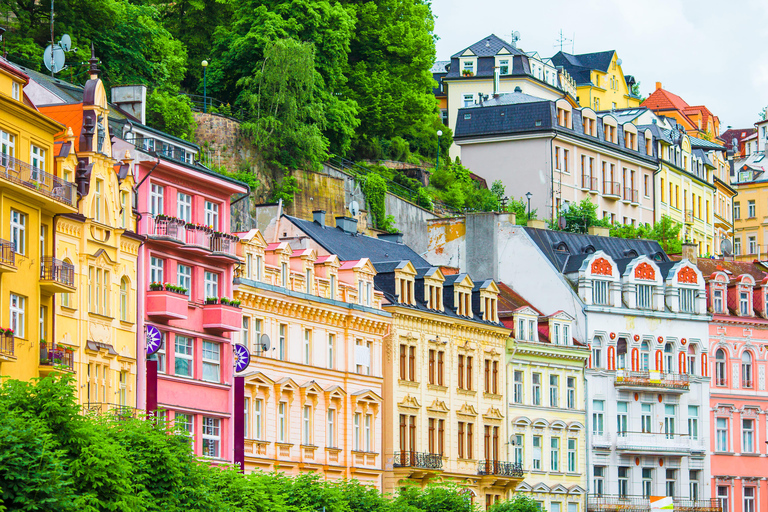 From Prague: Karlovy Vary and Loket Excursion (Optional Castle) Sightseeing Tour in Spanish - WITH ADMISSION