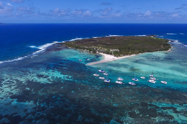 Luxe cruise van een hele dag op gedeelde basis naar de Noordelijke EilandenLuxe cruise van een hele dag op gedeelde basis naar de Noordelijke Eilanden f