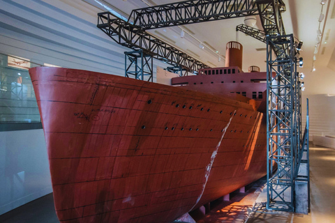 Gdynia: Emigration Museum Private Guided Tour with Tickets Gdynia: Emigration Museum Private Tour with Tickets