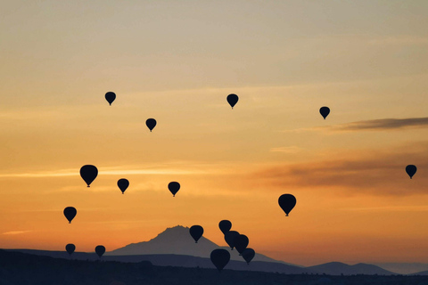 Göreme: Ballongflygning i Göremedalens soluppgång med frukost